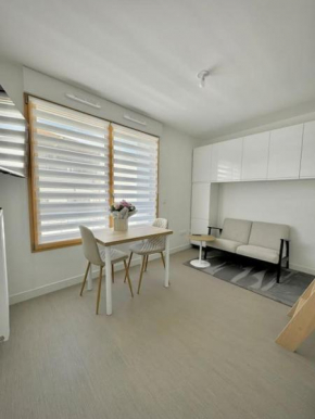 Studio neuf en bord de Seine